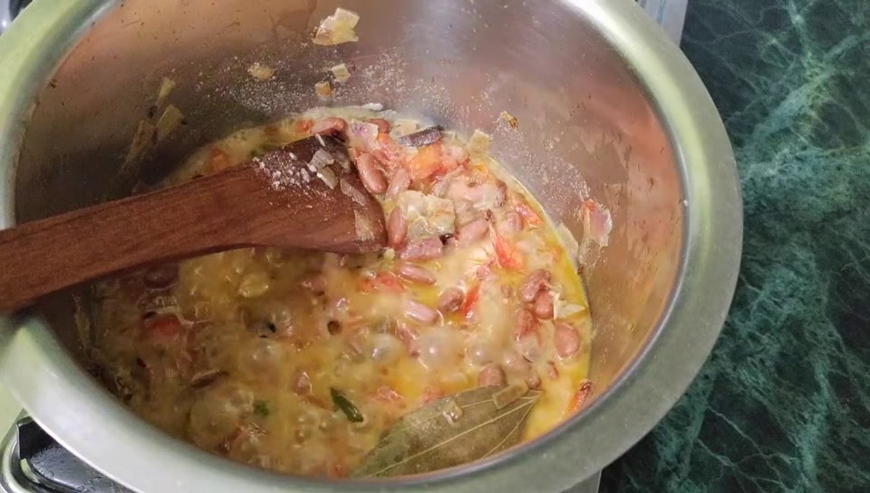 Easiest way to cook Biryani at Home | बिरयानी पकाने का सबसे आसान तरीका | Rajma Biryani Recipe | Kitchen wali