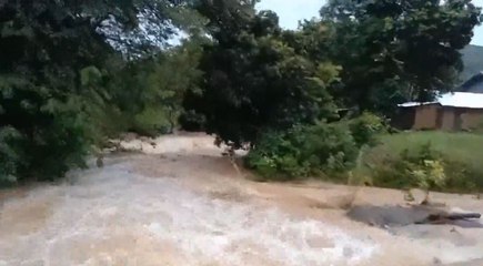 ชัยภูมิ น้ำป่าซัดถนนหลายหมู่บ้านถูกตัดขาด ไร่นานับหมื่นไร่จมบาดาล