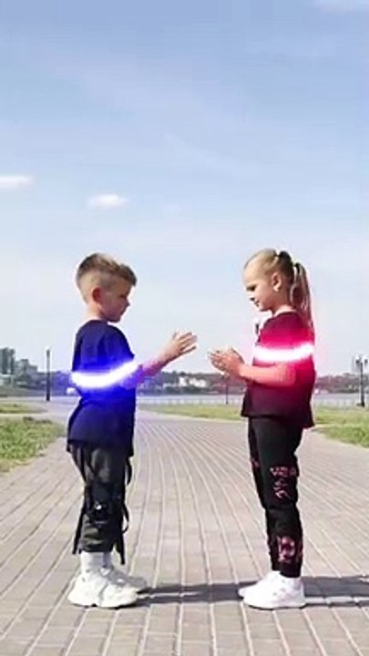 Kids Dance In Neon Mode!!!