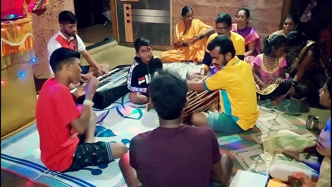 Kokani family Bhajan - kiti Anandi Anand Ya Zopdit Maza