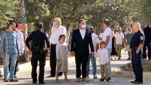 Beş yüzü aşkın fanatik Yahudi, Mescid-i Aksa'ya baskın düzenledi