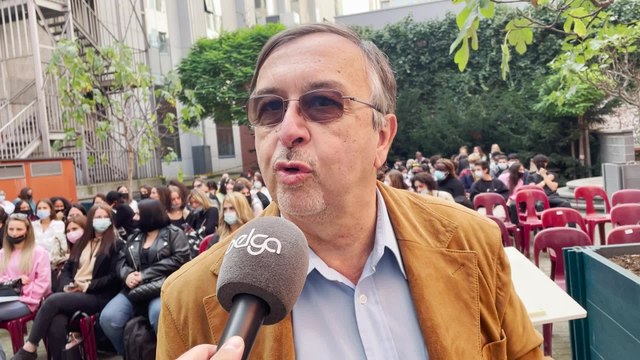 L'infectiologue Yves Van Laethem s'adresse aux jeunes des écoles de Bruxelles