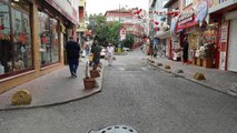 YARALADIĞI EŞİNİ KUCAĞINDA HASTANEYE GÖTÜREN KOCA KAMERADA