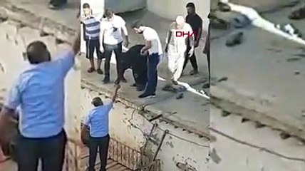 Download Video: Akılalmaz olay! Çarşaf giyip, hırsızlık için girdiği evde uyuyakaldı