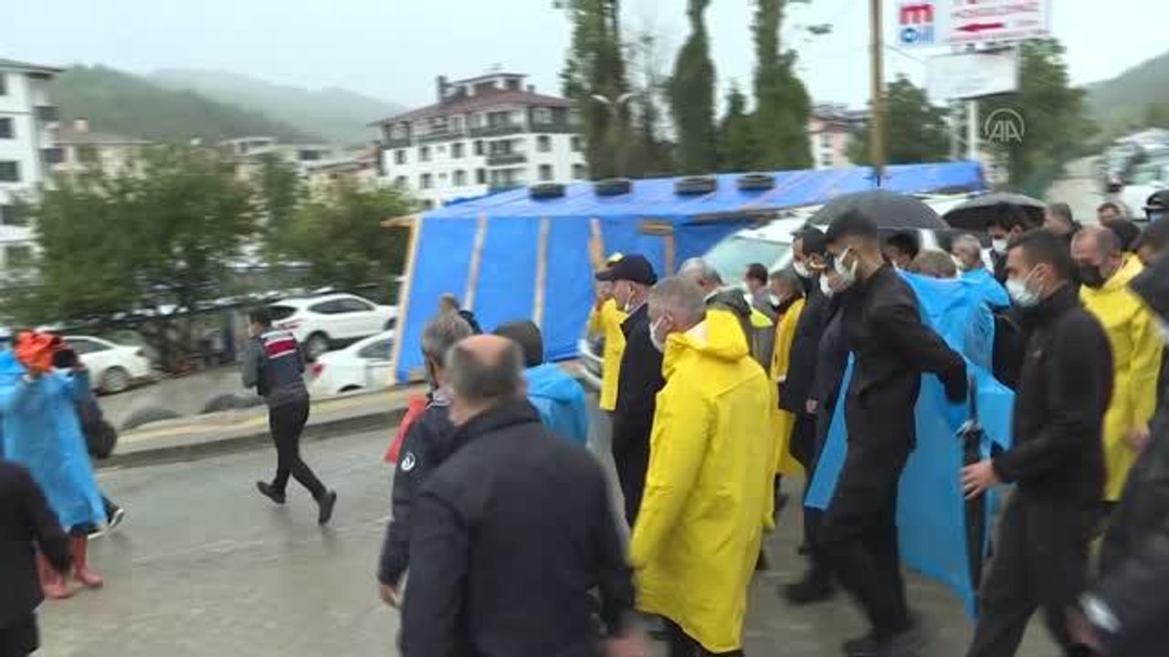 KASTAMONU - İçişleri Bakanı Soylu, sel bölgesi Bozkurt'ta incelemelerde bulundu