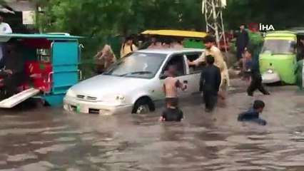 Kardeş ülkede felaket! Her yer sular altında kaldı