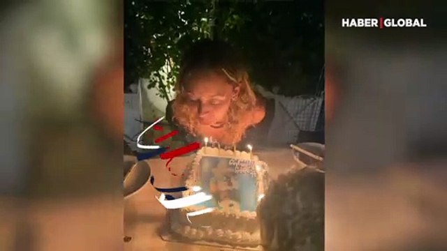 Ünlü yıldızın zor anları! Doğum günü pastasındaki mumları üflerken saçları tutuştu