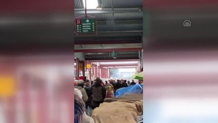 MELBOURNE - Avustralya'da inşaat işçilerine Kovid-19 aşısı zorunluluğuna karşı gösteriler sürüyor