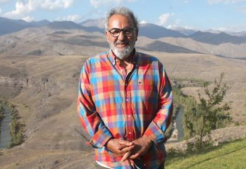 Baksı Müzesi'nde doğadaki heykellere ziyaretçi ilgisi