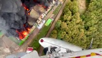 Son dakika haberleri... Şile'de fabrika yangınına helikopterden müdahale kamerada