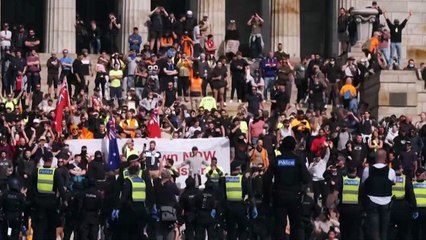 شرطة ملبورن تفرّق بالرصاص المطاطي تظاهرة مضادة للتطعيم