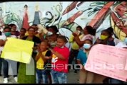 #NacionalesTN / Sigue protesta por niños se quedaron sin inscripción en Barahona