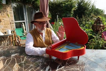 Lustin : rencontre avec le plasticien hors-cadre Bernard Hubot