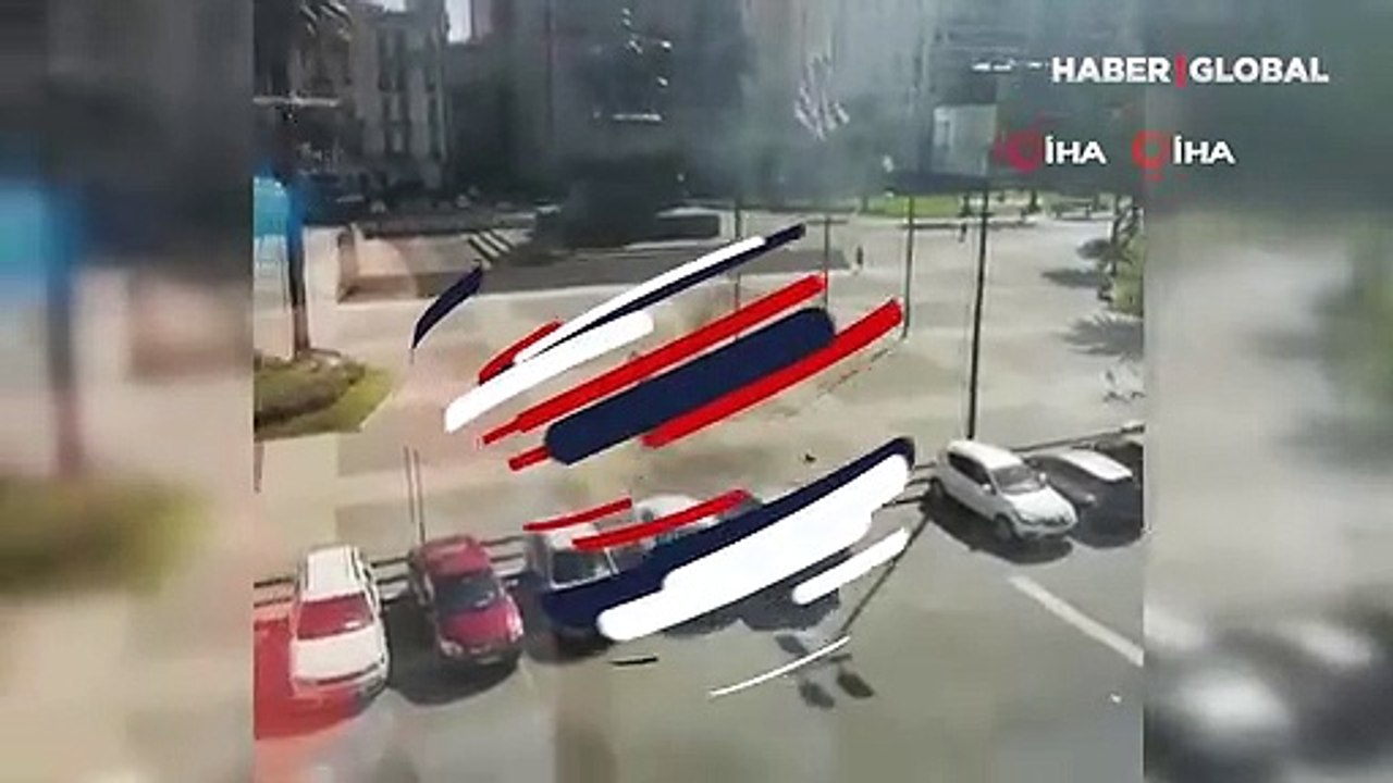 Devlet başkanlığı binası önünde kendisini ateşe verdi