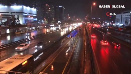 İstanbul'da beklenen yağış başladı!