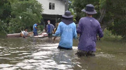 "ลำตะคอง-ลำเชียงไกร" ไหลบรรจบทะลักท่วมหมู่บ้านสูง 1 เมตร แจ้งเตรียมอพยพ