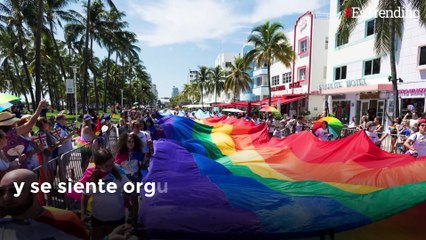 Toda una monarca: Paulina Rubio es coronada como la 'Reina gay' en el Miami Beach Pride