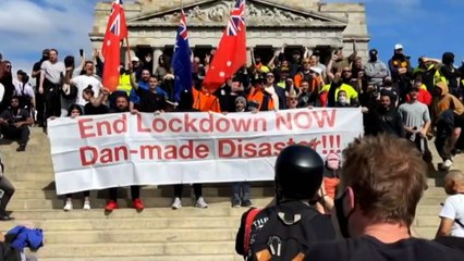 Heavy police presence but relative calm on Melbourne streets