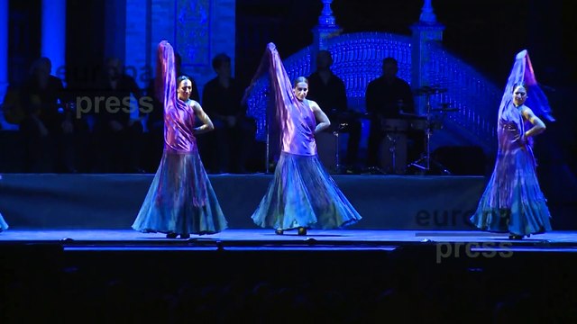 Sara Baras y Josep Carreras inauguran el 'Icónica fest' en la Plaza de España de Sevilla