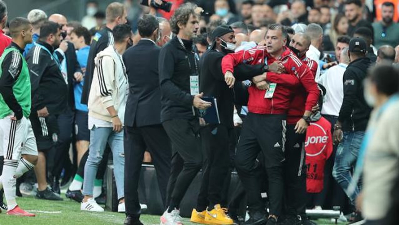 Olayları başlatan Balotelli yırttı! Beşiktaş'tan 6, Adana Demir'den 1 kişi PFDK'ya sevk edildi