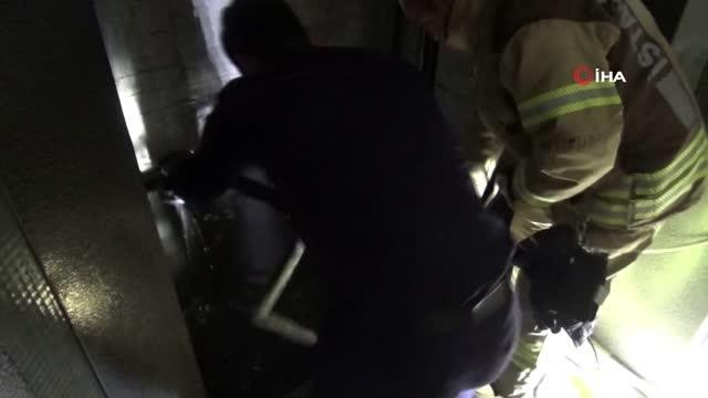 Sultangazi'de rögar taştı, tekstil firması su altında kaldı