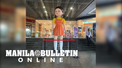 Squid Game’s scary doll spotted in Metro Manila and is on the lookout for jaywalkers