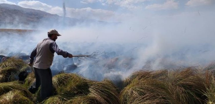 Yüksekova'nın kuş cenneti alev alev yanmaya devam ediyor