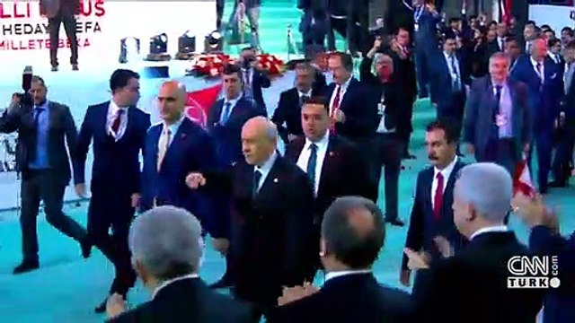 SON DAKİKA: MHP, 7 ismi partiden ihraç etti