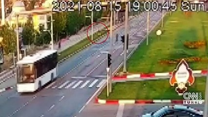 5 yaşındaki çocuğa çarpıp arkasına bakmadan kaçtı!