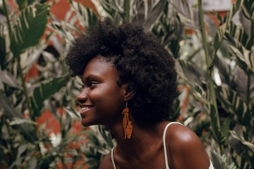 Here's the Difference Between a Hair Gloss and a Hair Glaze