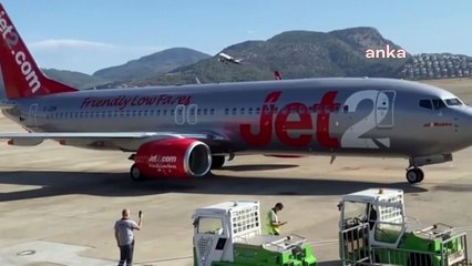 İngiltere kısıtlamayı kaldırdı, ilk uçak törenle karşılandı