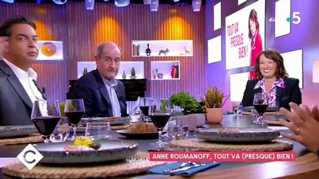 Anne Roumanoff: Quand je dis Eric Zemmour sur scène, les gens ne rigolent plus du tout. Ca créé une tension dans la salle - VIDEO