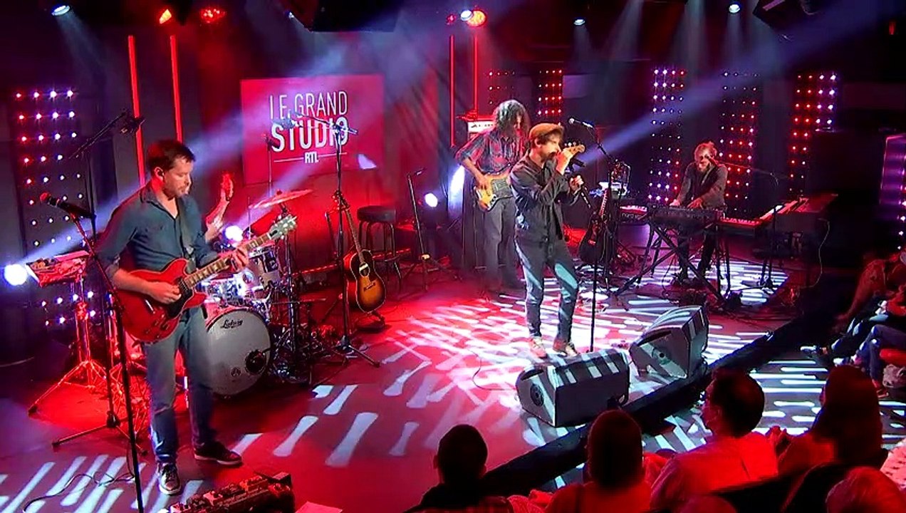 Gauvain Sers interprète "La France des gens qui passent" dans "Le Grand Studio RTL"