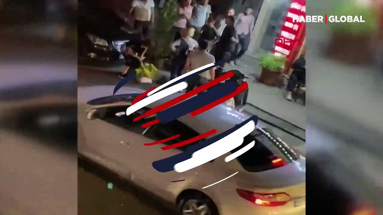 Uyuşturucu bağımlısı kızını sokak ortasında sopayla dövdü