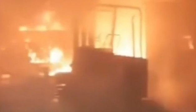 Genzano di Lucania (PZ) - Incendio in discarica: a fuoco materiale plastico (24.09.21)