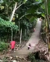 Permainan Perosotan Anak Kampung