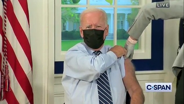 Biden 3’üncü doz Covid-19 aşısını oldu