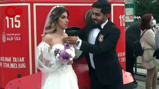 İranlı çift Taksim’de ilgi odağı oldu