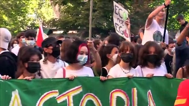 Clima, dopo il Covid tornano i Fridays for Future: La politica ha perso gli ultimi due anni