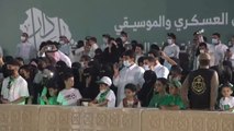 Mujeres saudíes militares participan en los desfiles del Día Nacional