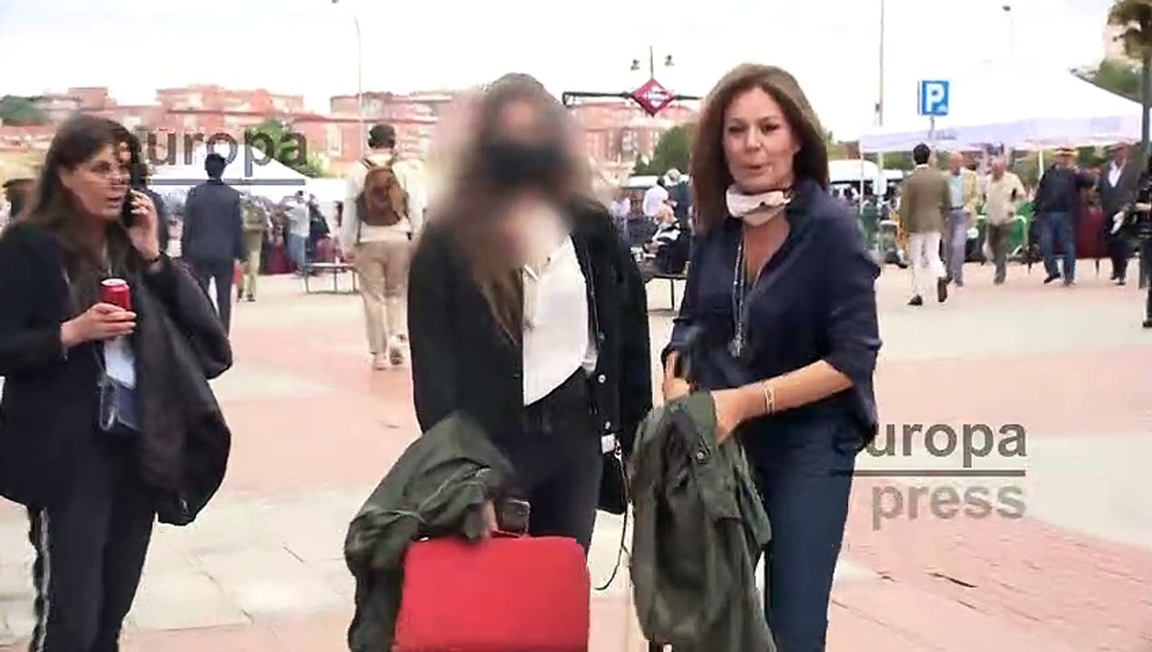 Nuria González asiste con su hija a la corrida de toros que abre la Feria de Otoño en Las Ventas