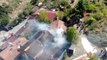 Ümraniye'de kömürlükte çıkan yangın 2 binanın çatısına sıçradı-Ümraniye'de korkutan yangın havadan görüntülendi