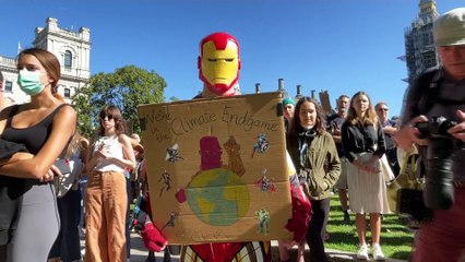 Cientos de miles de manifestantes protestan en todo el mundo por la crisis clima´tica