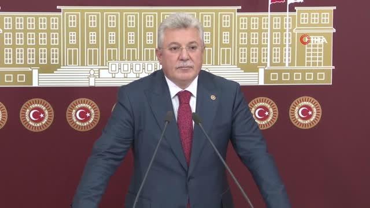 AK Parti Grup Başkanvekili Muhammet Emin Akbaşoğlu: "Sayın Grup Başkanvekili sağa sola saldıracağınıza açıkça Türkiye'yi bölmek isteyenlerle niçin...