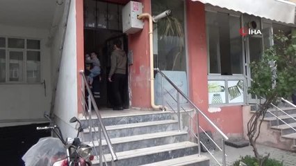 Son dakika: Ayağı asansörle duvar arasına sıkışan çocuğu itfaiye kurtardı