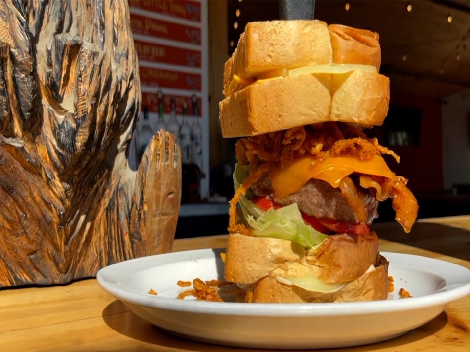SASQUATCH BURGER! There is a monster burger that uses grilled cheese sandwiches as buns in Arizona - ABC15 Digital