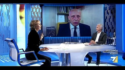 Télécharger la video: Un grande Marco Travaglio a Sallusti 