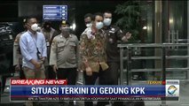 Dijemput Paksa, Azis Syamsuddin Tiba di Gedung KPK