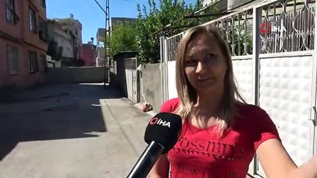 Tapulu arazim diyerek sokağı duvar örerek kapattı