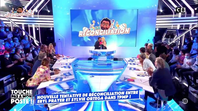 Loana invitée dans TPMP : les internautes sont choqués par sa tenue
